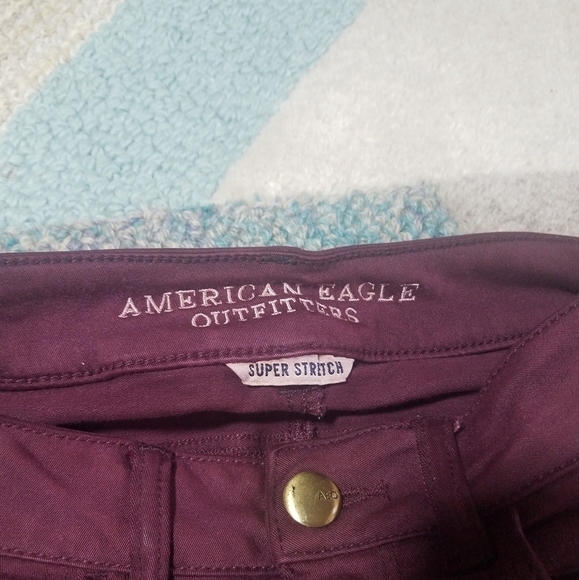 American Eagle Maroon Jean Shorts 2 - Picture 3 of 4